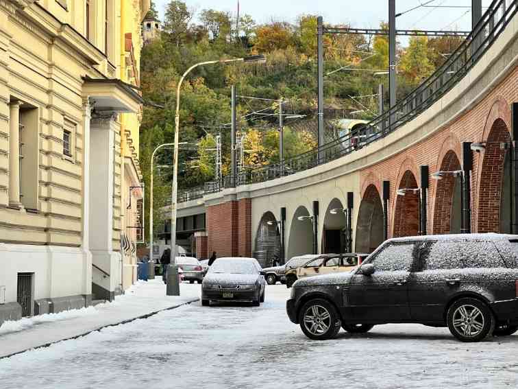 《生化危机》新电影片场照曝光：白雪皑皑的浣熊市？